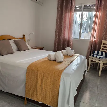 With Private Pool 15 Minutes From The Sea- La Siesta Vakantiehuis La Mata (Torrevieja)