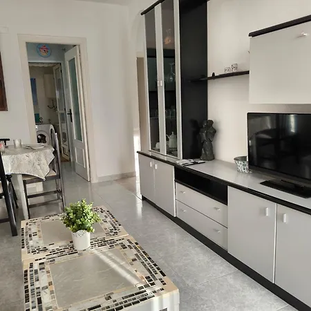 With Private Pool 15 Minutes From The Sea- La Siesta Vakantiehuis La Mata (Torrevieja)