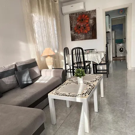 With Private Pool 15 Minutes From The Sea- La Siesta Vakantiehuis